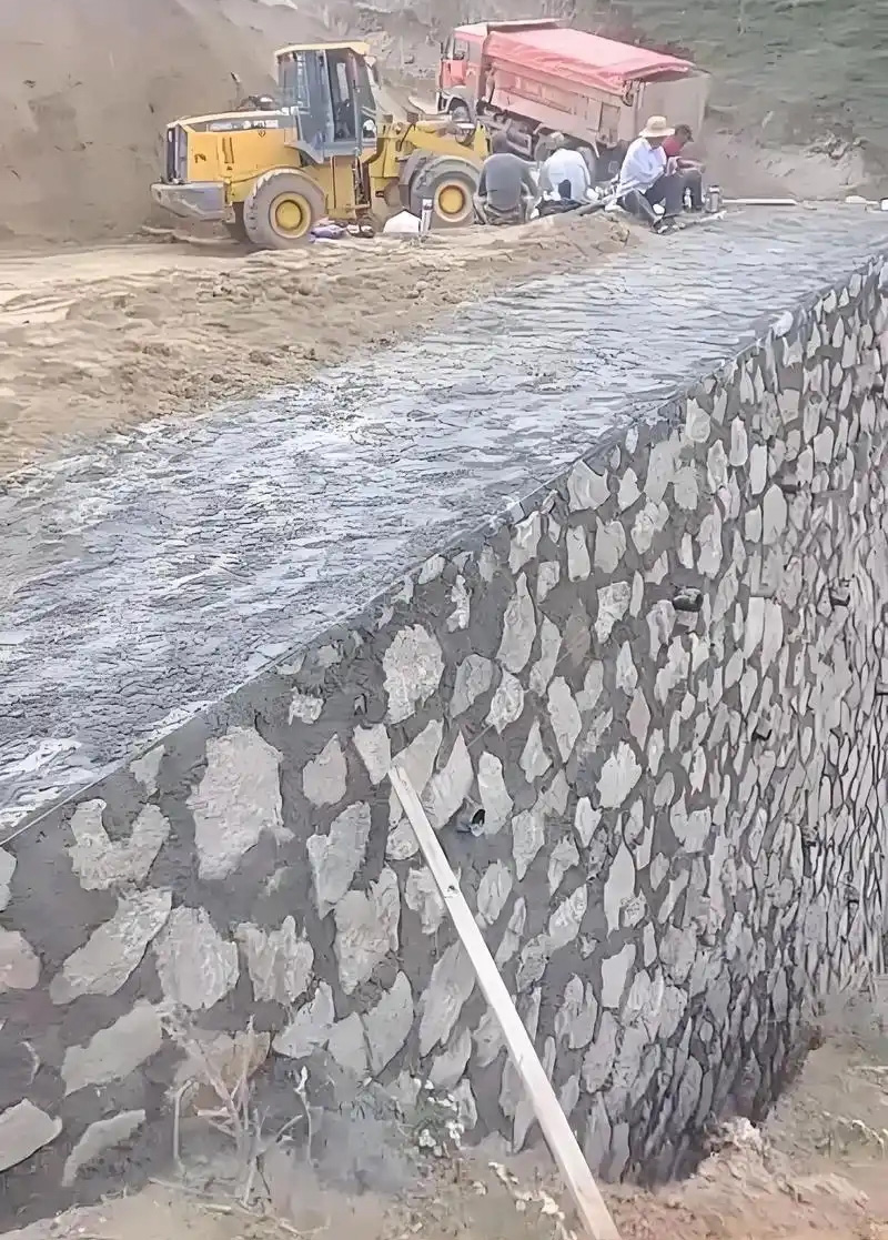 常州戚墅堰区边坡加固
